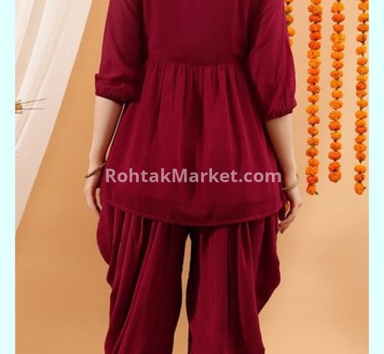 Elegant & Trendy Women's Kurtis – Perfect Fusion of Comfort and Style