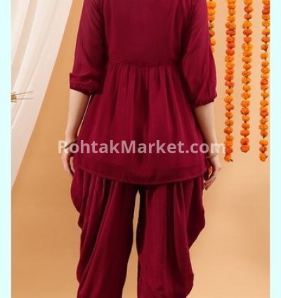 Elegant & Trendy Women's Kurtis – Perfect Fusion of Comfort and Style